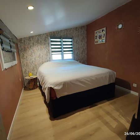 Chambre Au Coeur Du Luberon Bed & Breakfast Cereste Exterior photo